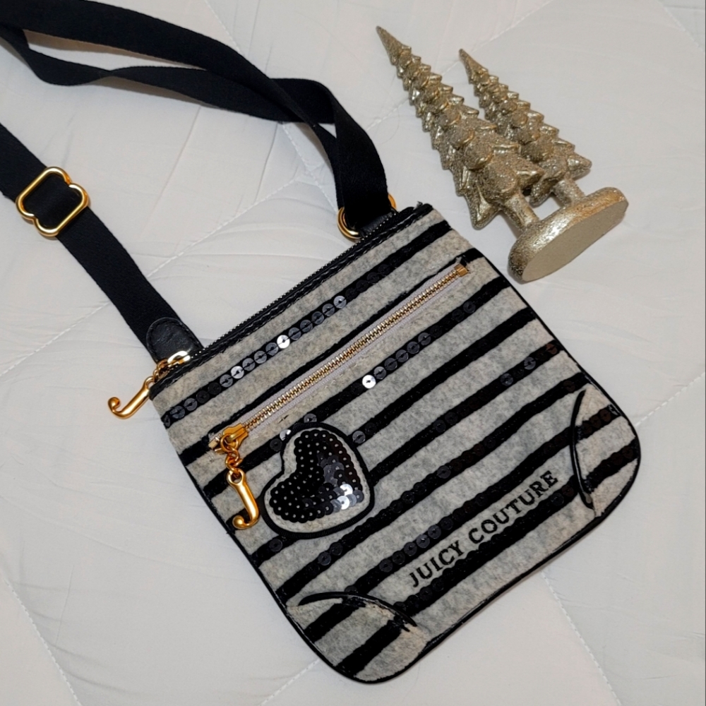 ♥️Juicy Courture Sequence Black & Gray Crossbody. 8x8 Inches. Lightweight♥️
